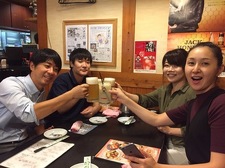 初日夜に到着し、手羽先で腹ごしらえ