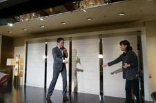 抽選で当たった1万円の牛肉をジャンケン大会の勝者に・・・結局自分に戻ってきた